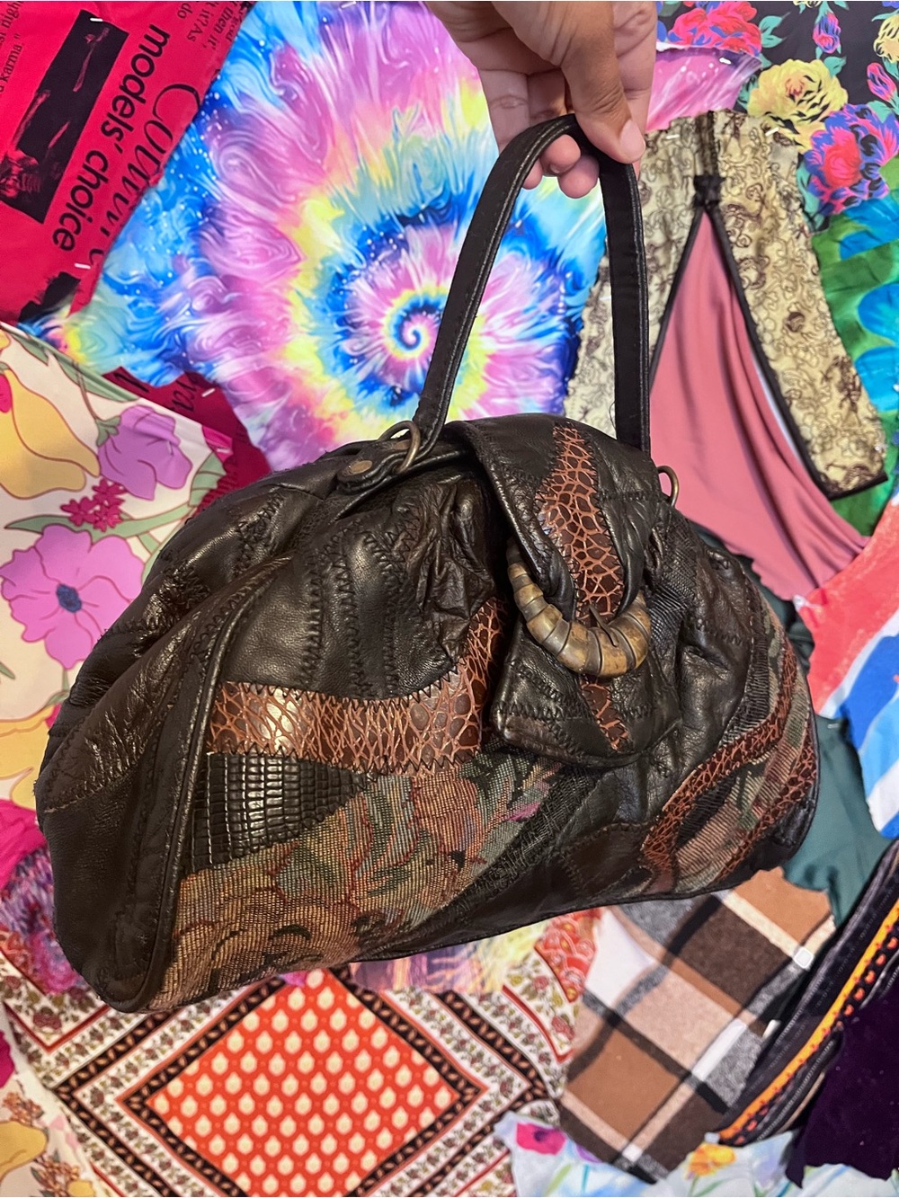 1980’s Faux Leather Kiss lock Top handle crossbody
